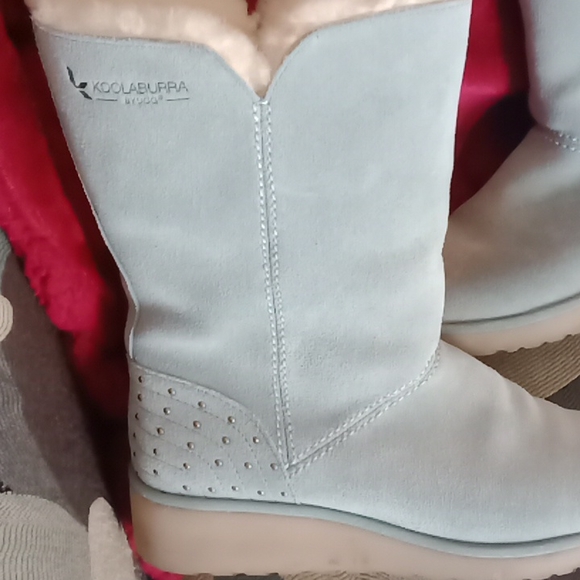 Uggs - Picture 5 of 7